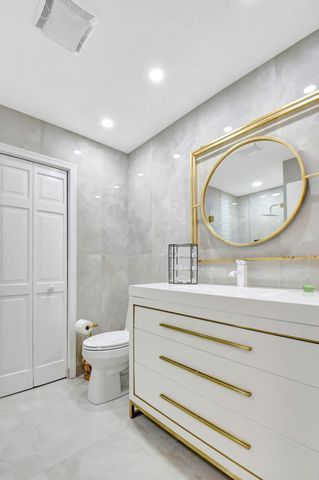 18 Bristol Lane, Boynton Beach, FL 33436