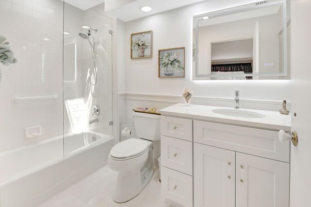 18 Bristol Lane, Boynton Beach, FL 33436