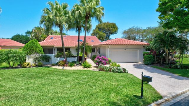 18 Bristol Lane, Boynton Beach, FL 33436