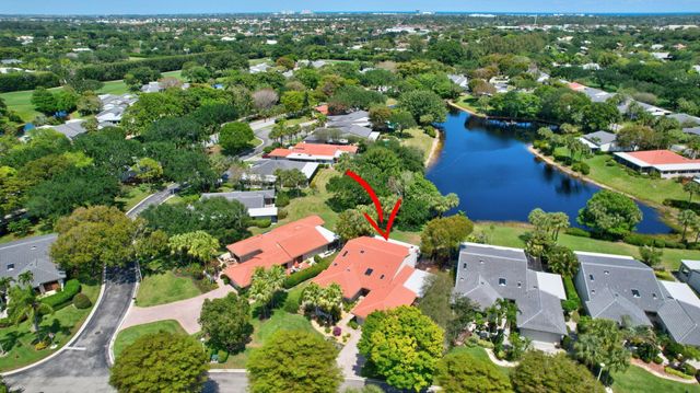 18 Bristol Lane, Boynton Beach, FL 33436