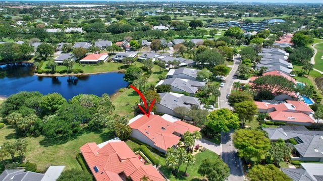 18 Bristol Lane, Boynton Beach, FL 33436