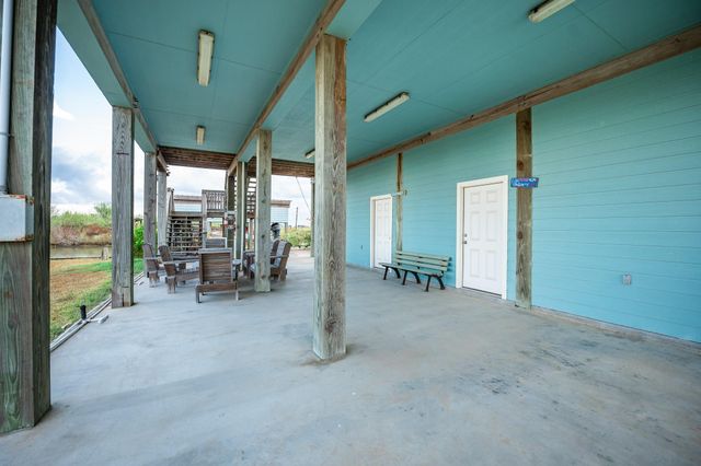 115 Albacore Street, Sargent, TX 77414
