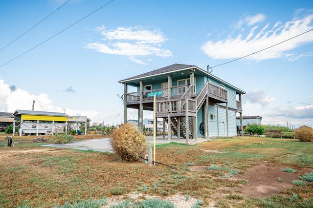 115 Albacore Street, Sargent, TX 77414