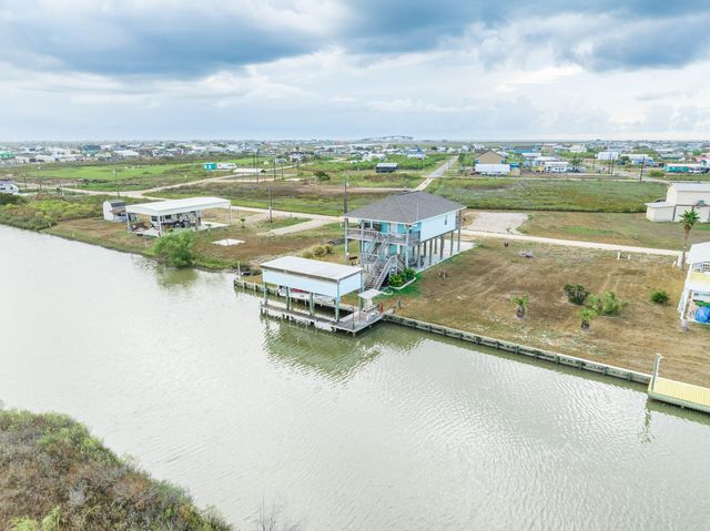 115 Albacore Street, Sargent, TX 77414