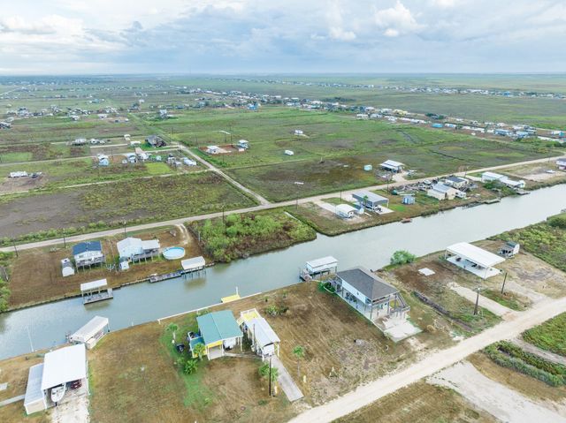 115 Albacore Street, Sargent, TX 77414