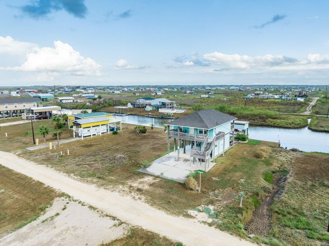 115 Albacore Street, Sargent, TX 77414
