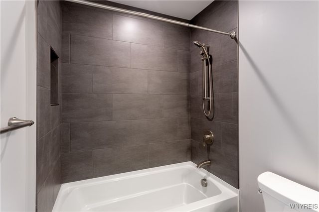 8987 Iroquois Street, Evans, NY 14006