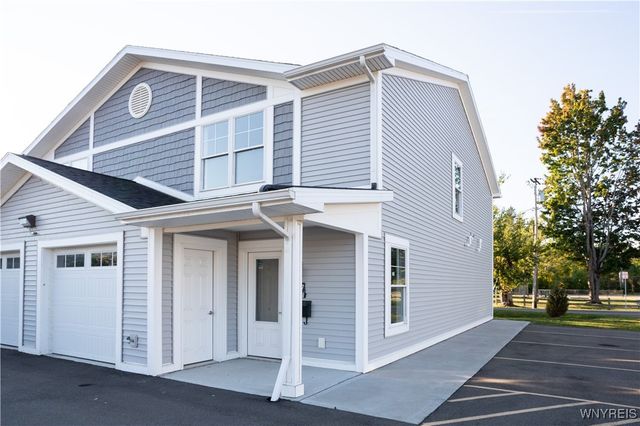 8987 Iroquois Street, Evans, NY 14006