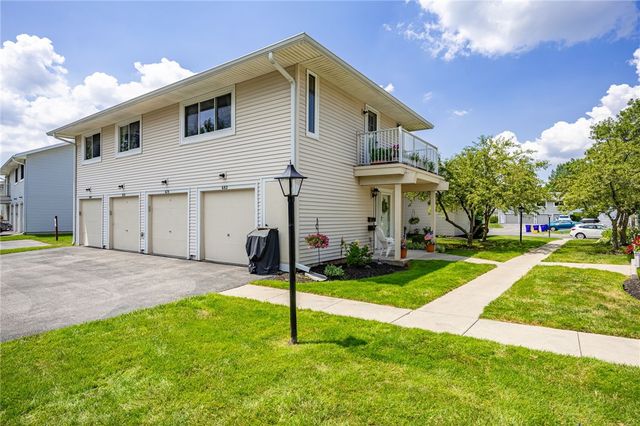678 Eastbrooke Lane, Brighton, NY 14618
