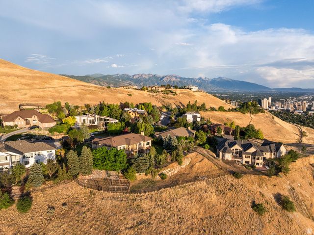 1107 N TWICKENHAM DR, Salt Lake City, UT 84103