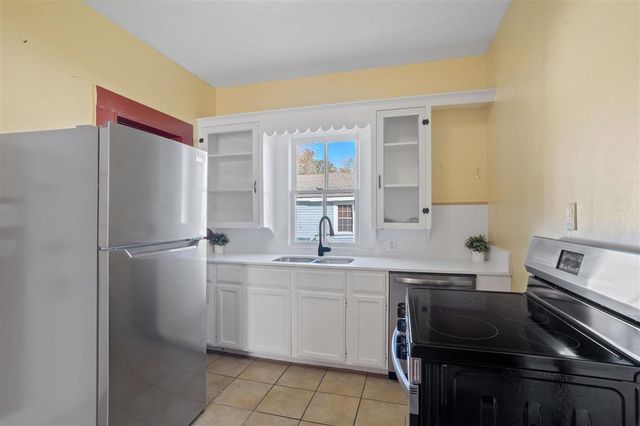 1734 Moss St Street, Lake Charles, LA 70601