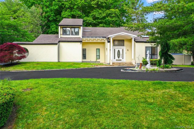 126 Bagatelle Road, Melville, NY 11747