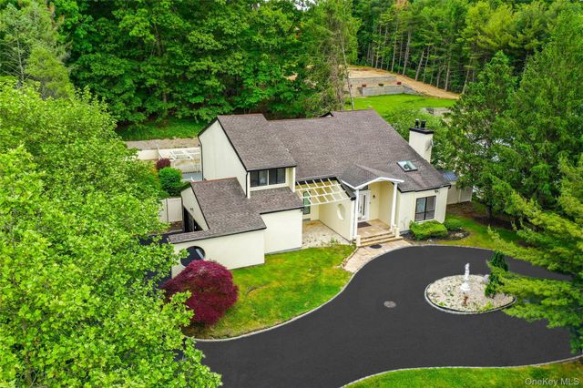 126 Bagatelle Road, Melville, NY 11747