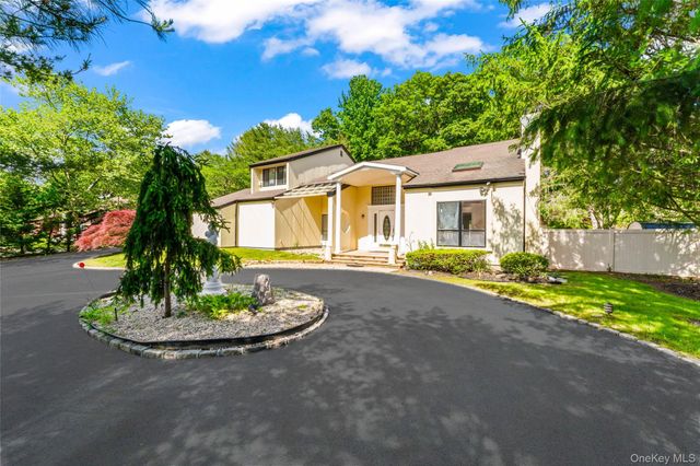 126 Bagatelle Road, Melville, NY 11747