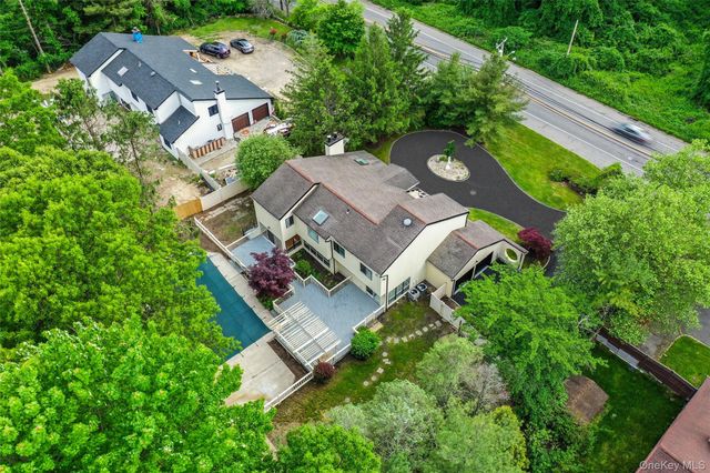 126 Bagatelle Road, Melville, NY 11747