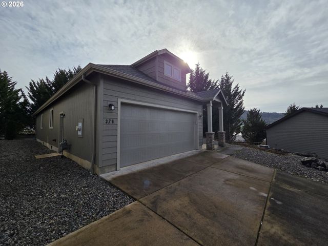376 BENTGRASS Ct, Sutherlin, OR 97479
