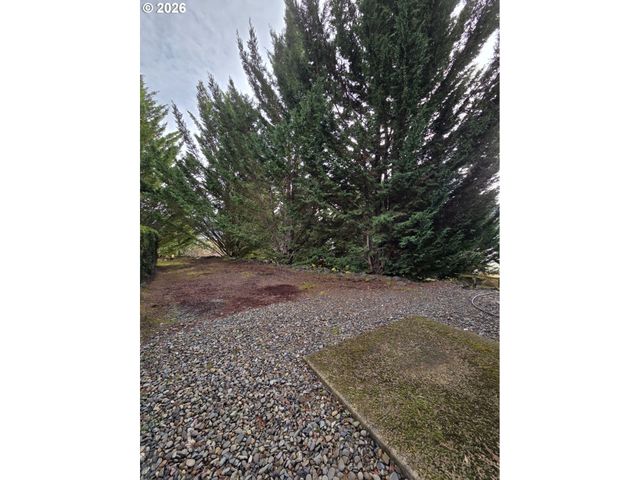376 BENTGRASS Ct, Sutherlin, OR 97479