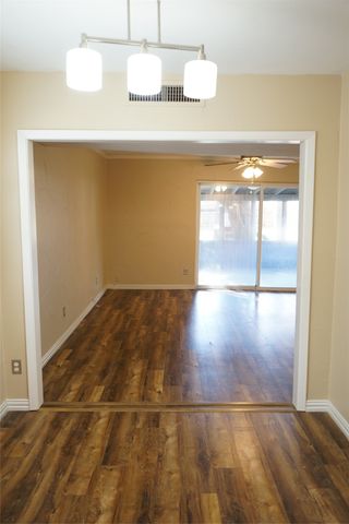 608 Hillcrest Street, Mansfield, TX 76063