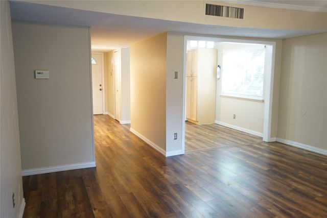 608 Hillcrest Street, Mansfield, TX 76063