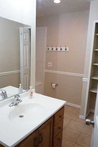 608 Hillcrest Street, Mansfield, TX 76063