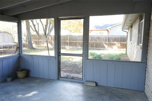 608 Hillcrest Street, Mansfield, TX 76063