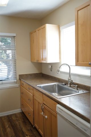 608 Hillcrest Street, Mansfield, TX 76063