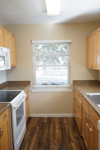 608 Hillcrest Street, Mansfield, TX 76063