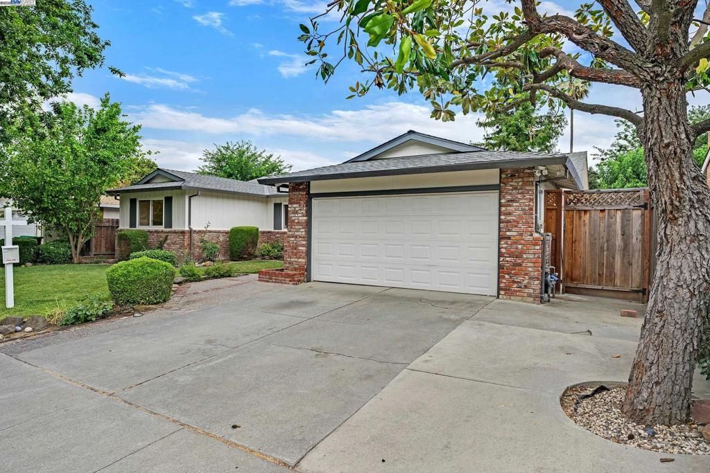 5041 Golden Rd, Pleasanton, CA 94566