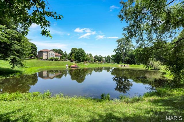 8449 Stone Ledge Drive, Edwardsville, IL 62025