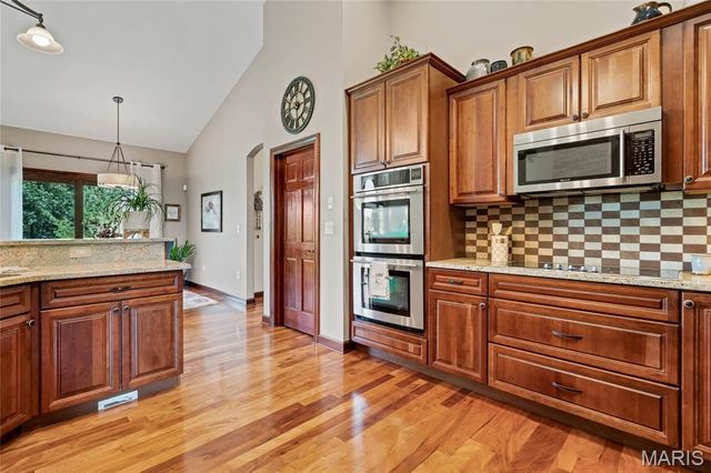 8449 Stone Ledge Drive, Edwardsville, IL 62025