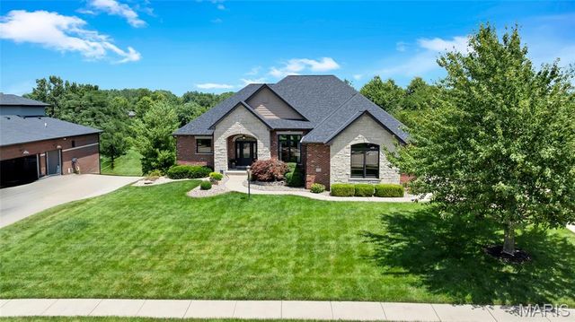 8449 Stone Ledge Drive, Edwardsville, IL 62025