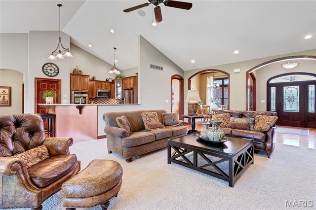 8449 Stone Ledge Drive, Edwardsville, IL 62025