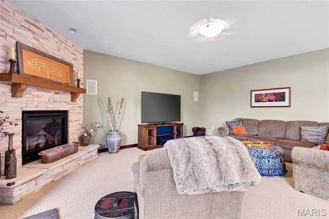 8449 Stone Ledge Drive, Edwardsville, IL 62025