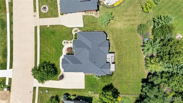 8449 Stone Ledge Drive, Edwardsville, IL 62025