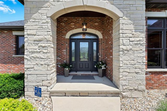 8449 Stone Ledge Drive, Edwardsville, IL 62025