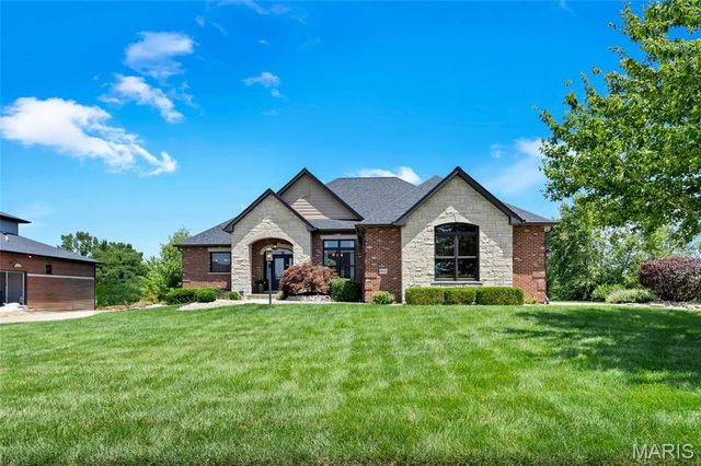 8449 Stone Ledge Drive, Edwardsville, IL 62025
