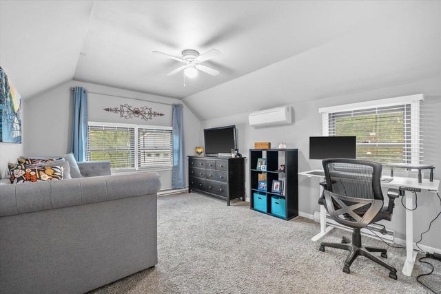 1423 St Charles STREET, Wauwatosa, WI 53213
