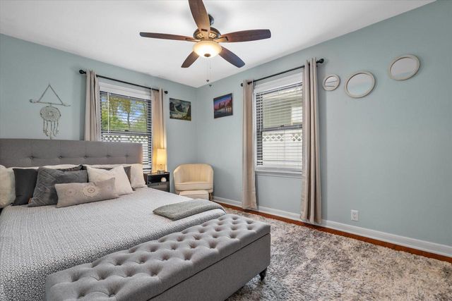 1423 St Charles STREET, Wauwatosa, WI 53213