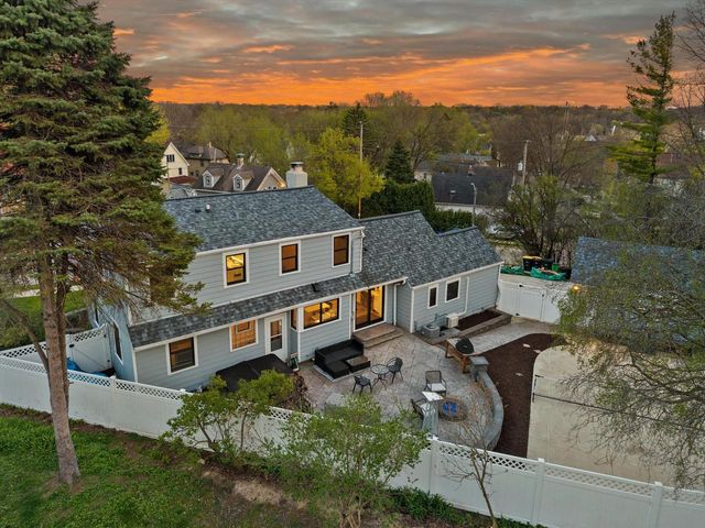 1423 St Charles STREET, Wauwatosa, WI 53213