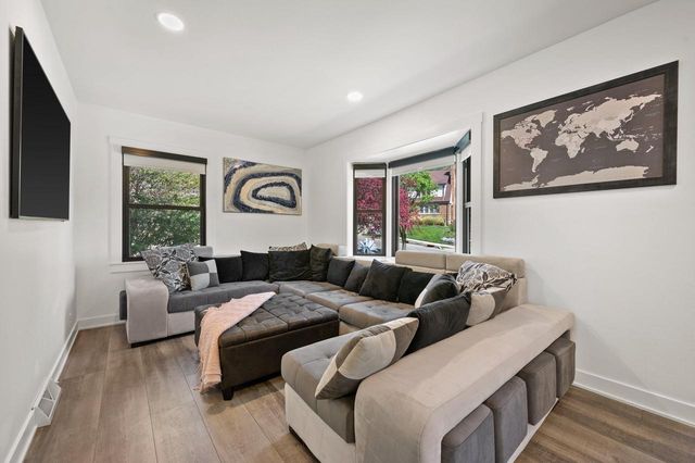 1423 St Charles STREET, Wauwatosa, WI 53213