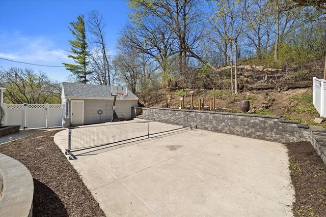 1423 St Charles STREET, Wauwatosa, WI 53213