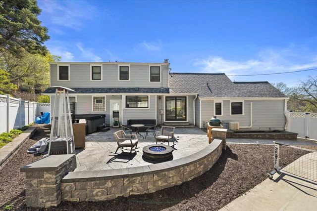 1423 St Charles STREET, Wauwatosa, WI 53213