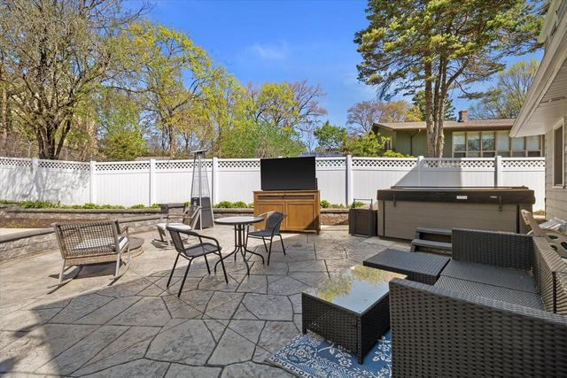 1423 St Charles STREET, Wauwatosa, WI 53213