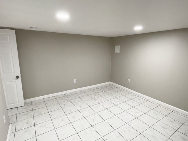 9 Proctor Dr, Clarksville, TN 37043