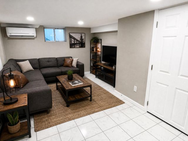 9 Proctor Dr, Clarksville, TN 37043