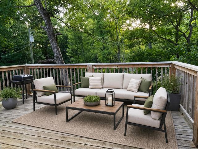9 Proctor Dr, Clarksville, TN 37043