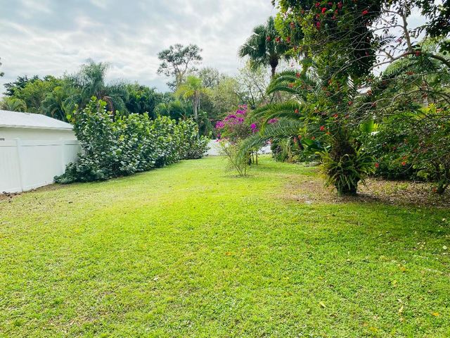 437 NE Bayberry Lane, Jensen Beach, FL 34957