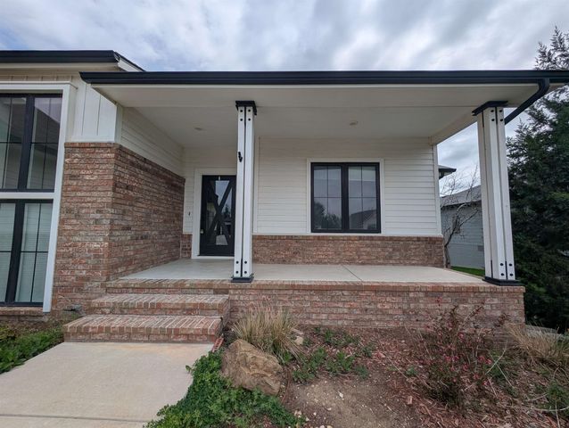 1502 N Shadow Rock Dr, Andover, KS 67002