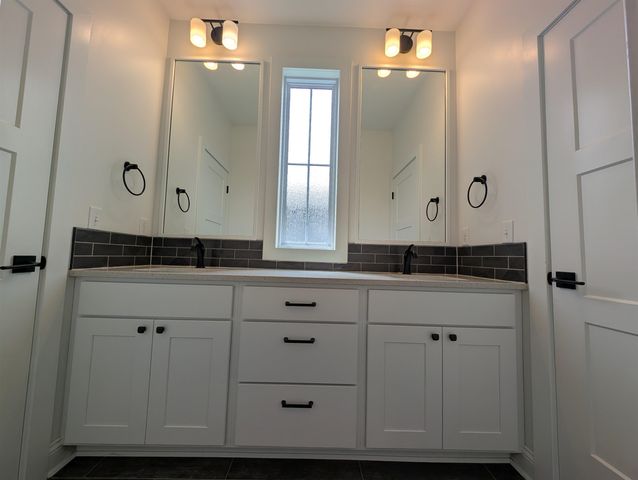 1502 N Shadow Rock Dr, Andover, KS 67002