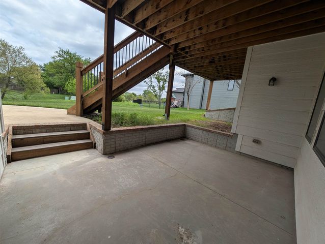 1502 N Shadow Rock Dr, Andover, KS 67002